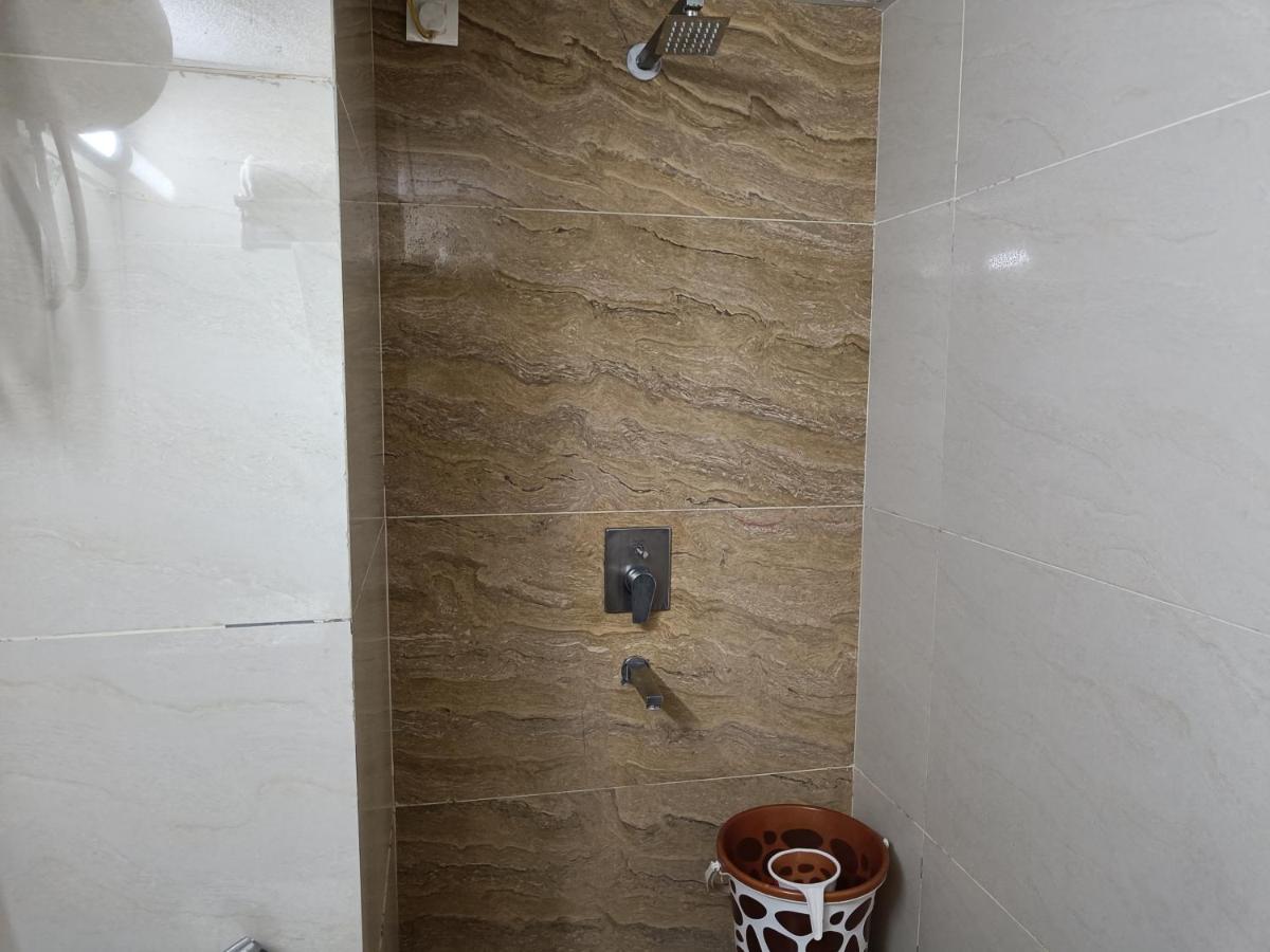 Hotel The Dwelling Paradise Greater Noida Exterior foto